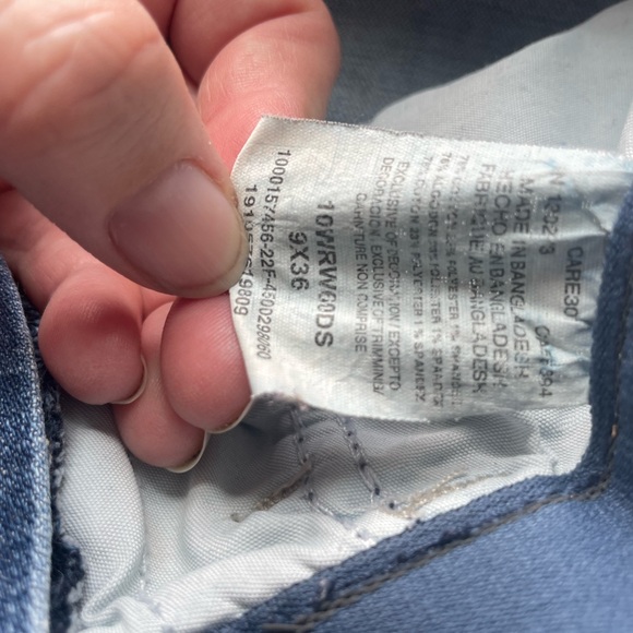 Wrangler Light Blue Denim with Zigzag Stitching - Picture 6 of 6